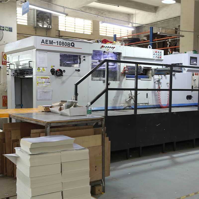 全自(zi)動模切(qie)機