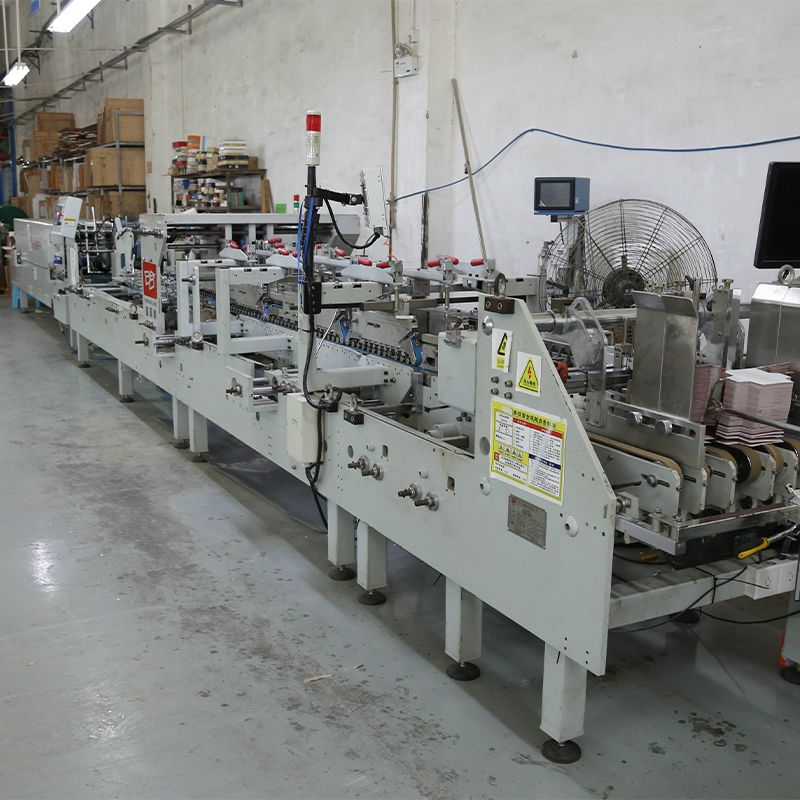 全(quan)自動粘(zhan)盒機